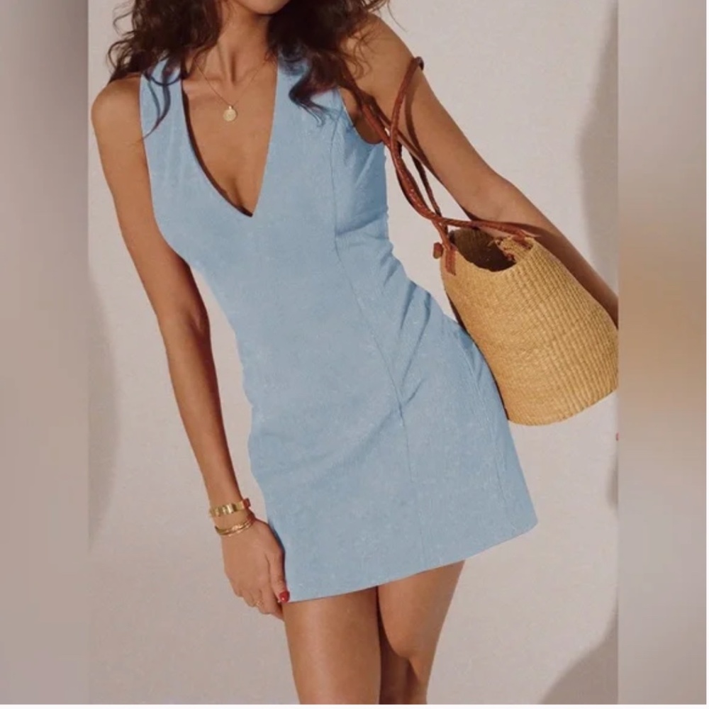 NWT Commense Womens Light Blue Snug V-Neck Sleeveless Short Sheath Dress Large